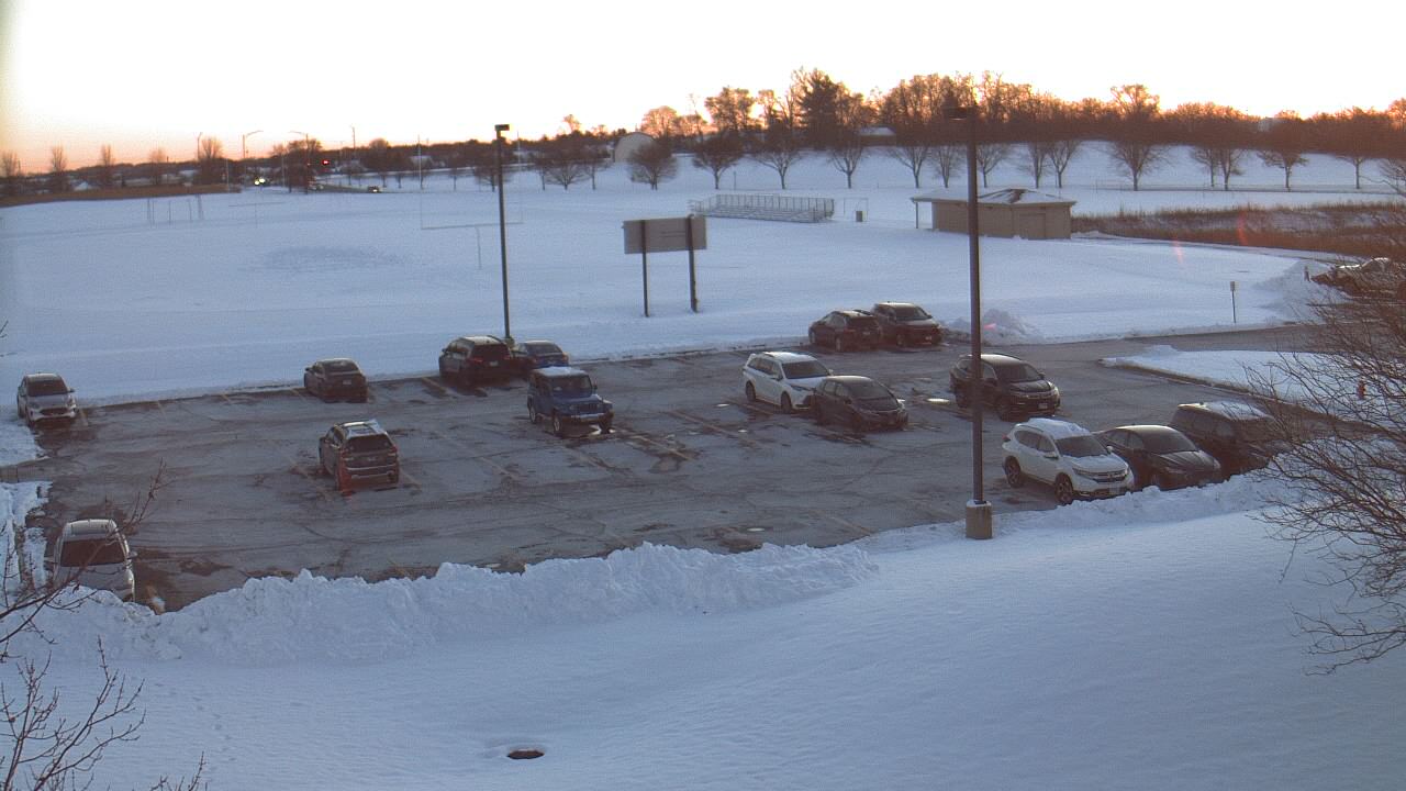 Thumbnail for current weather camera view from Geneva MS in Geneva, Illinois