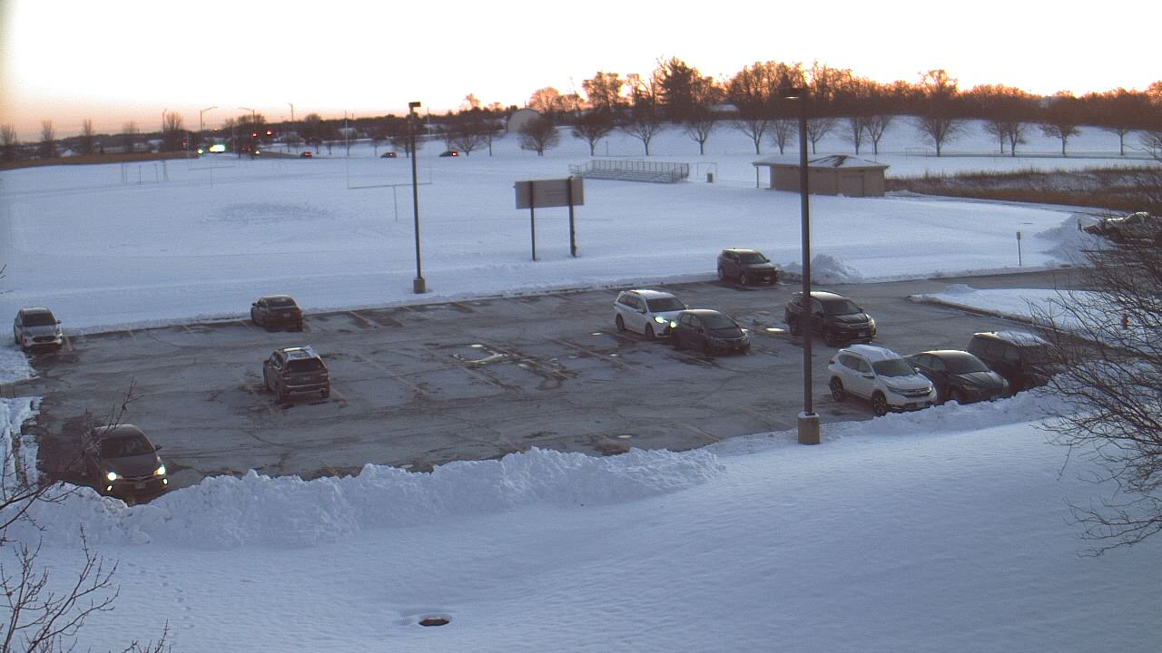 Thumbnail for current weather camera view from Geneva MS in Geneva, Illinois