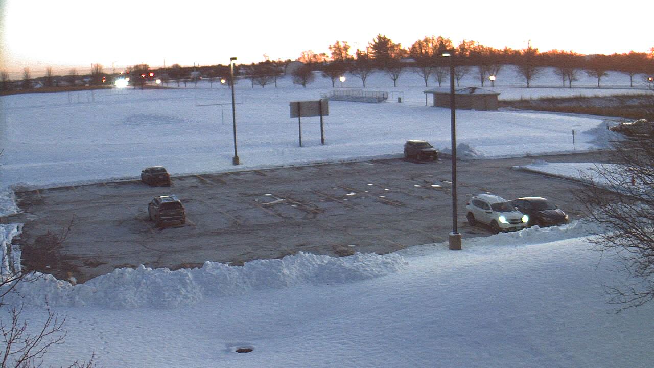 Thumbnail for current weather camera view from Geneva MS in Geneva, Illinois