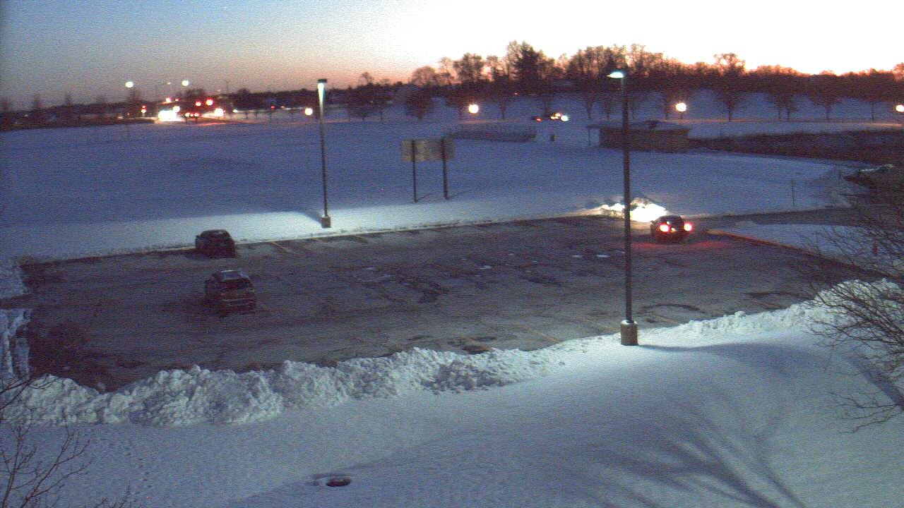 Thumbnail for current weather camera view from Geneva MS in Geneva, Illinois