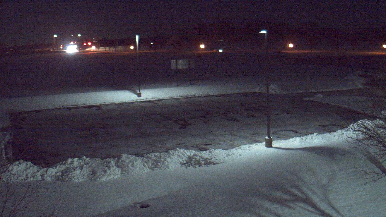 Thumbnail for current weather camera view from Geneva MS in Geneva, Illinois