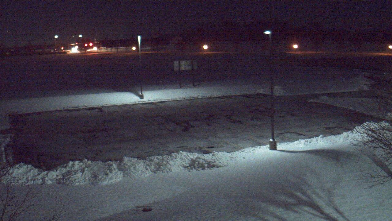 Thumbnail for current weather camera view from Geneva MS in Geneva, Illinois