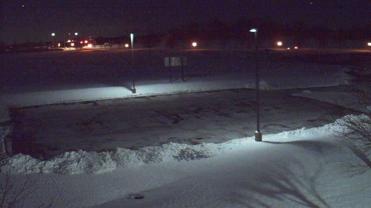 Thumbnail for current weather camera view from Geneva MS in Geneva, Illinois