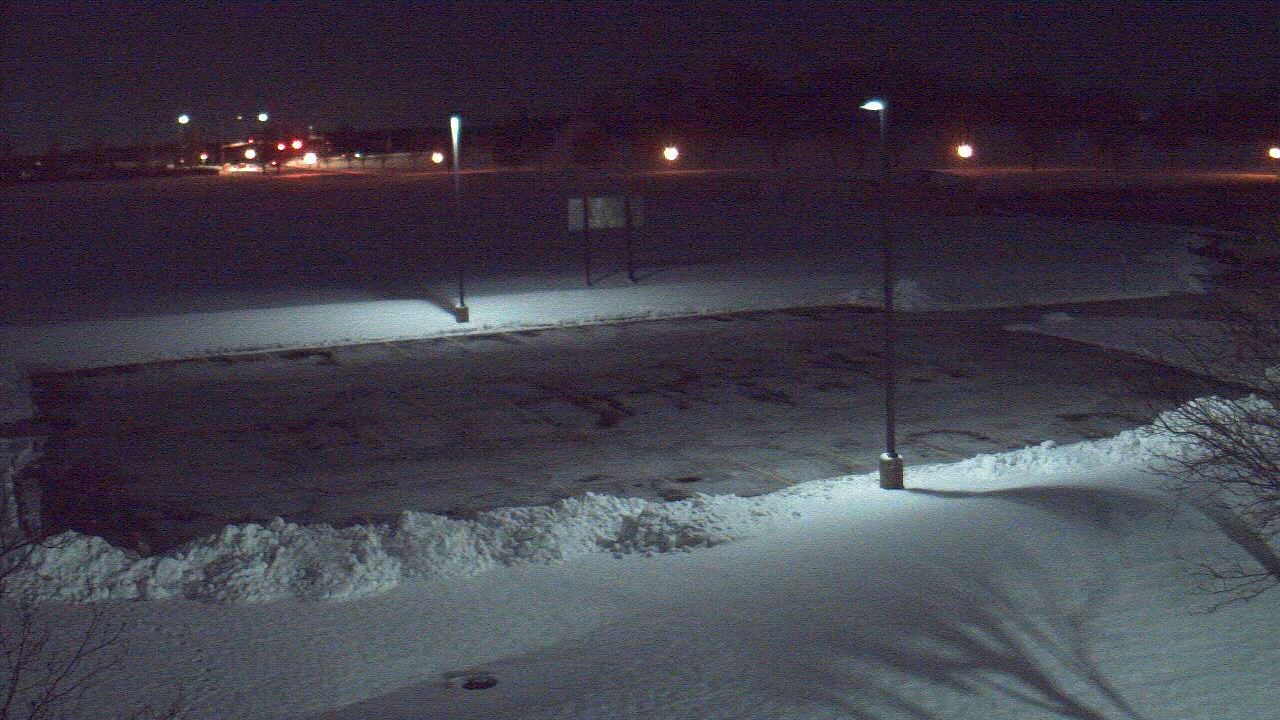 Thumbnail for current weather camera view from Geneva MS in Geneva, Illinois