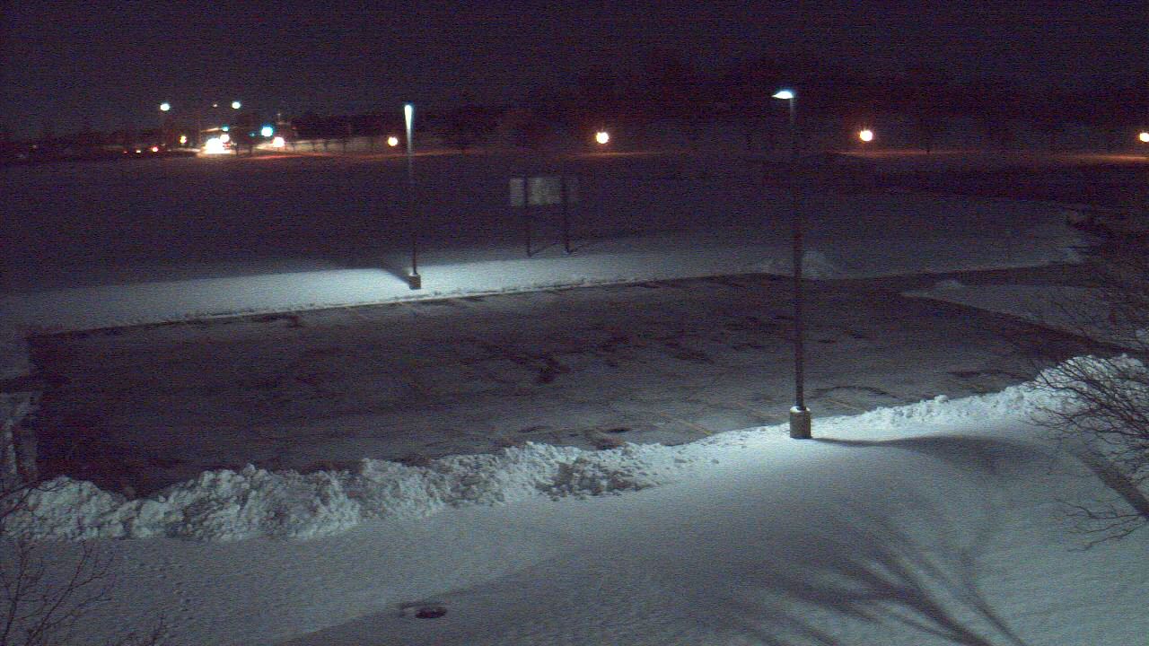Thumbnail for current weather camera view from Geneva MS in Geneva, Illinois