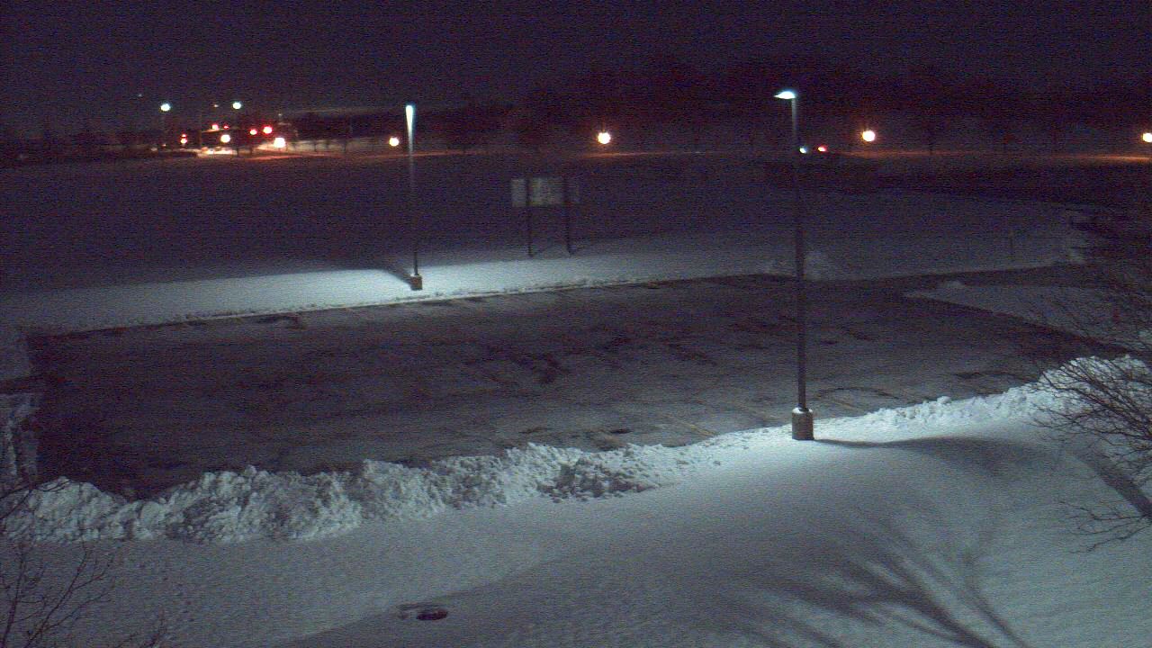 Thumbnail for current weather camera view from Geneva MS in Geneva, Illinois