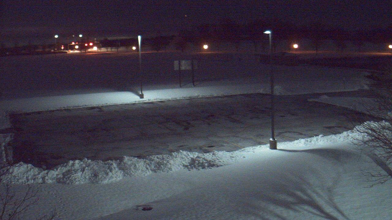 Thumbnail for current weather camera view from Geneva MS in Geneva, Illinois
