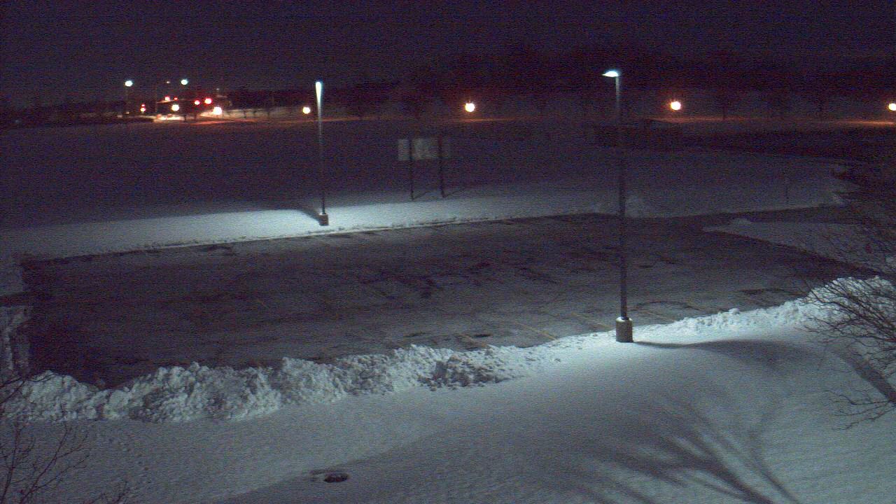 Thumbnail for current weather camera view from Geneva MS in Geneva, Illinois