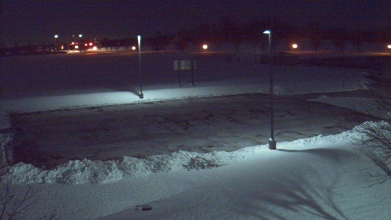 Thumbnail for current weather camera view from Geneva MS in Geneva, Illinois