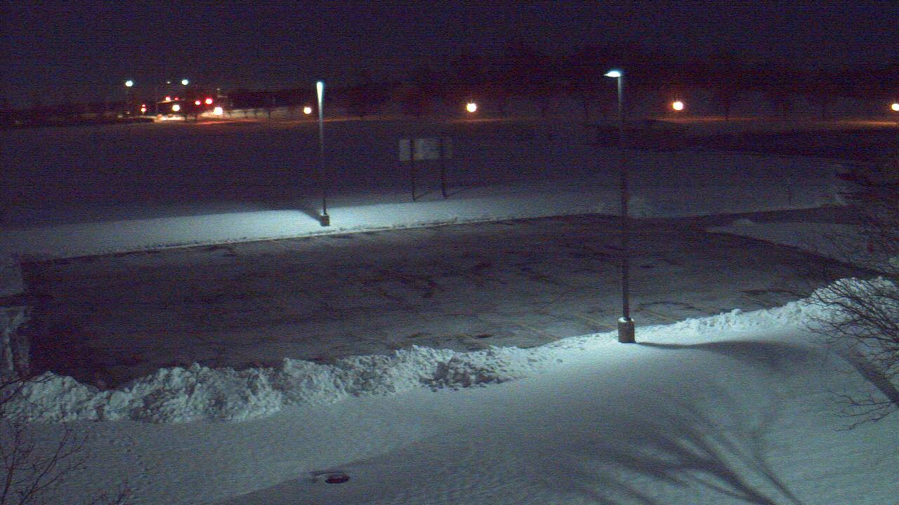 Thumbnail for current weather camera view from Geneva MS in Geneva, Illinois