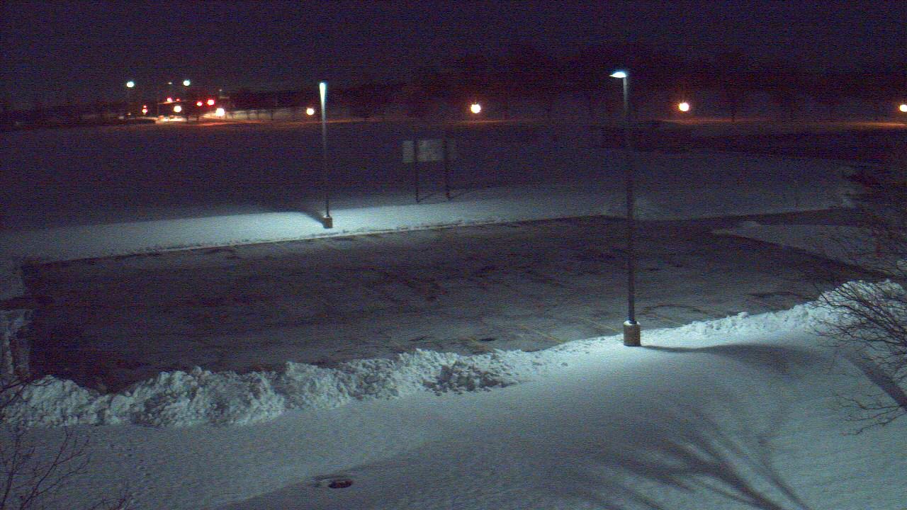 Thumbnail for current weather camera view from Geneva MS in Geneva, Illinois