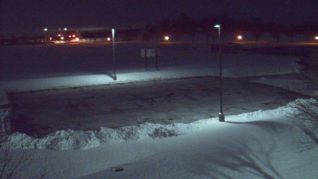 Thumbnail for current weather camera view from Geneva MS in Geneva, Illinois