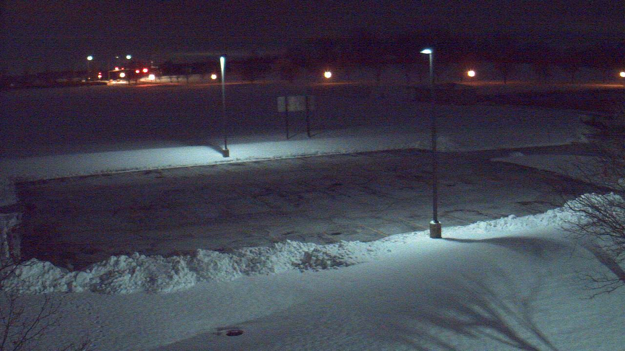 Thumbnail for current weather camera view from Geneva MS in Geneva, Illinois