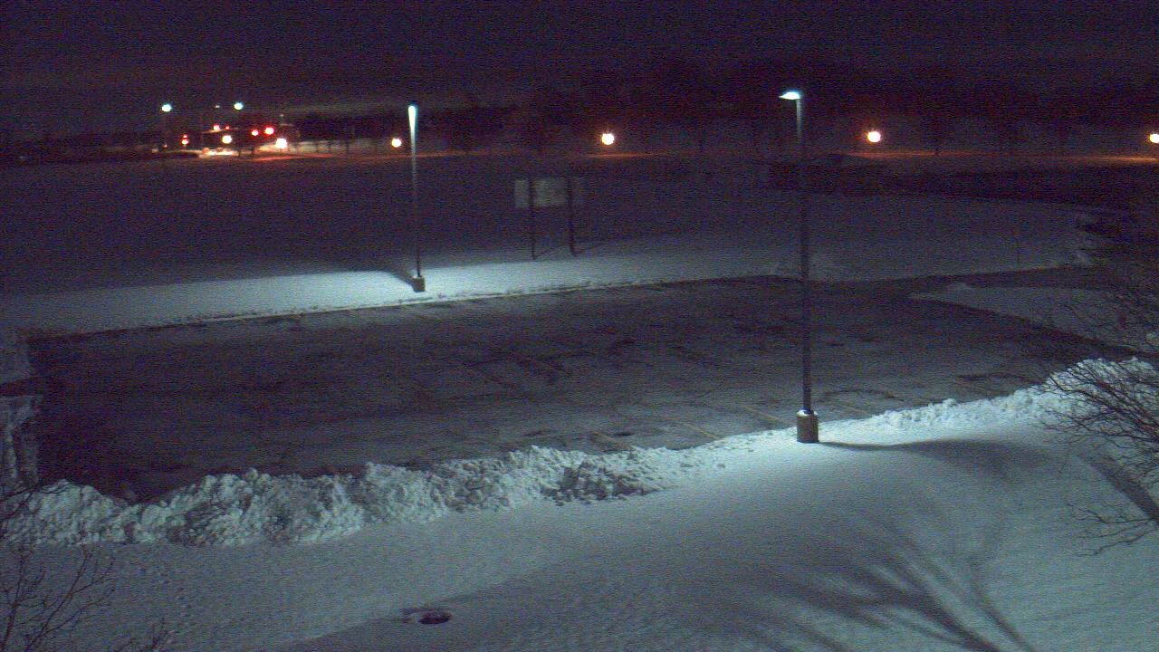Thumbnail for current weather camera view from Geneva MS in Geneva, Illinois