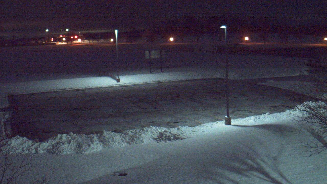 Thumbnail for current weather camera view from Geneva MS in Geneva, Illinois
