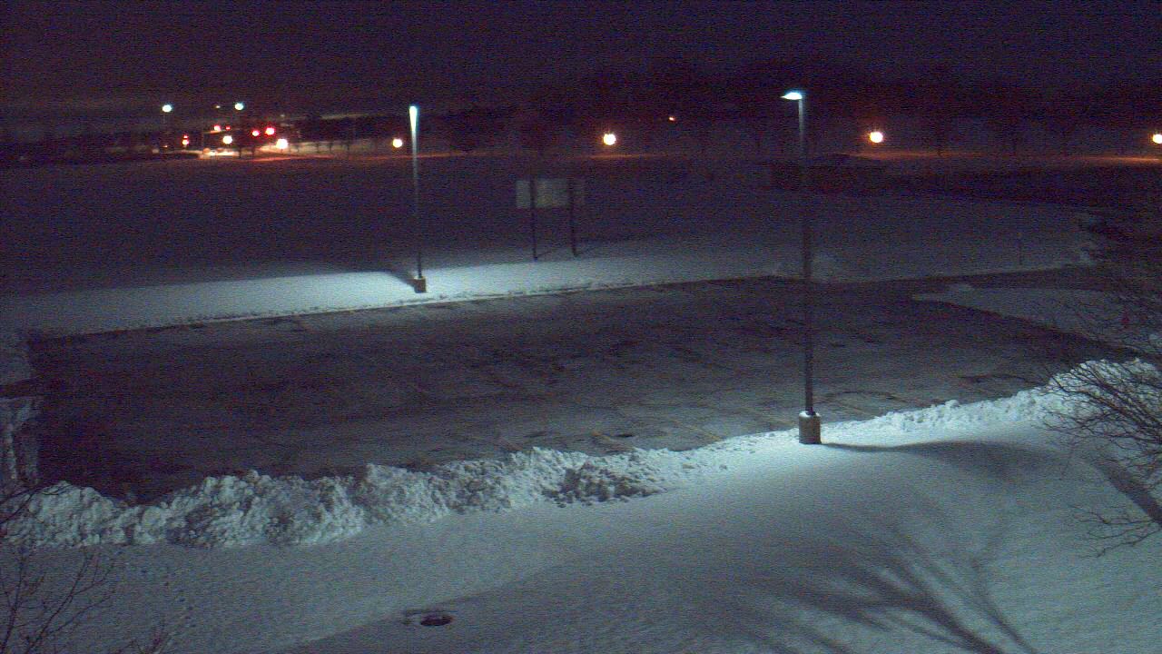Thumbnail for current weather camera view from Geneva MS in Geneva, Illinois