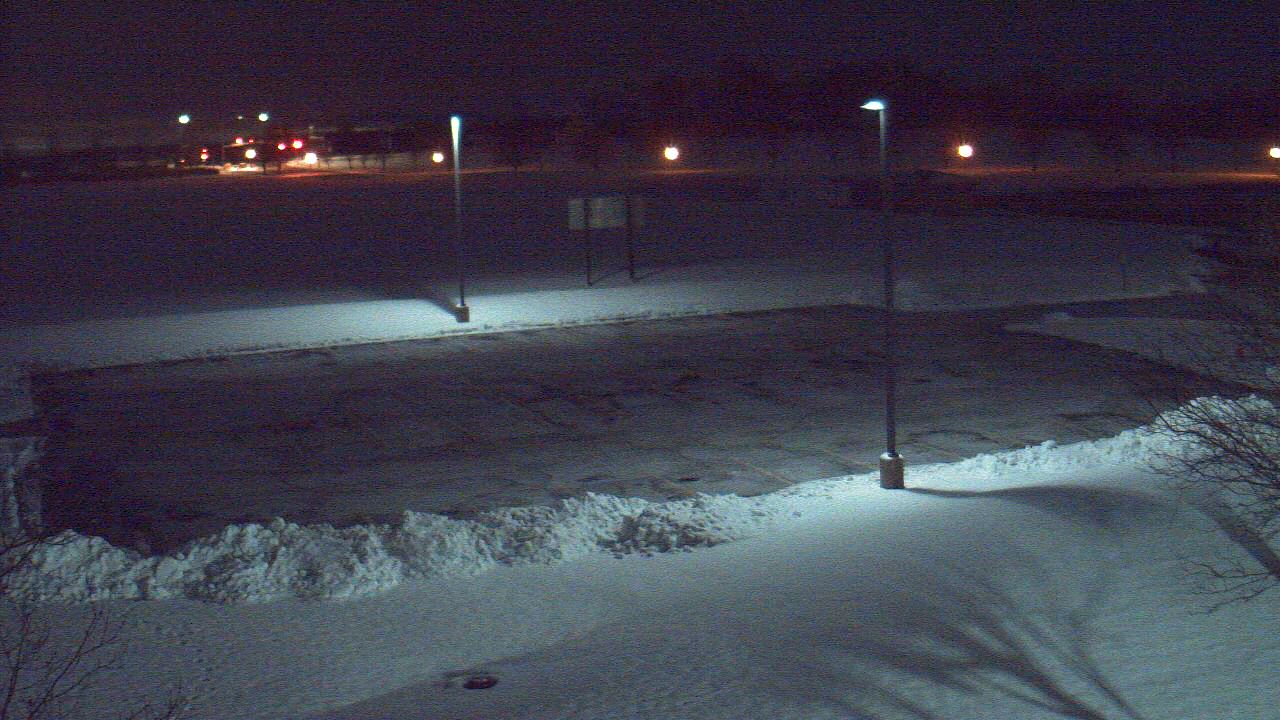 Thumbnail for current weather camera view from Geneva MS in Geneva, Illinois