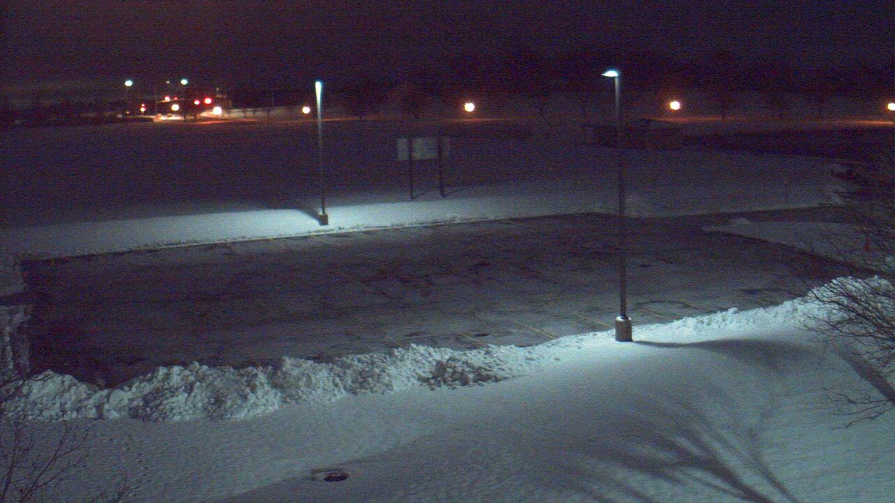 Thumbnail for current weather camera view from Geneva MS in Geneva, Illinois