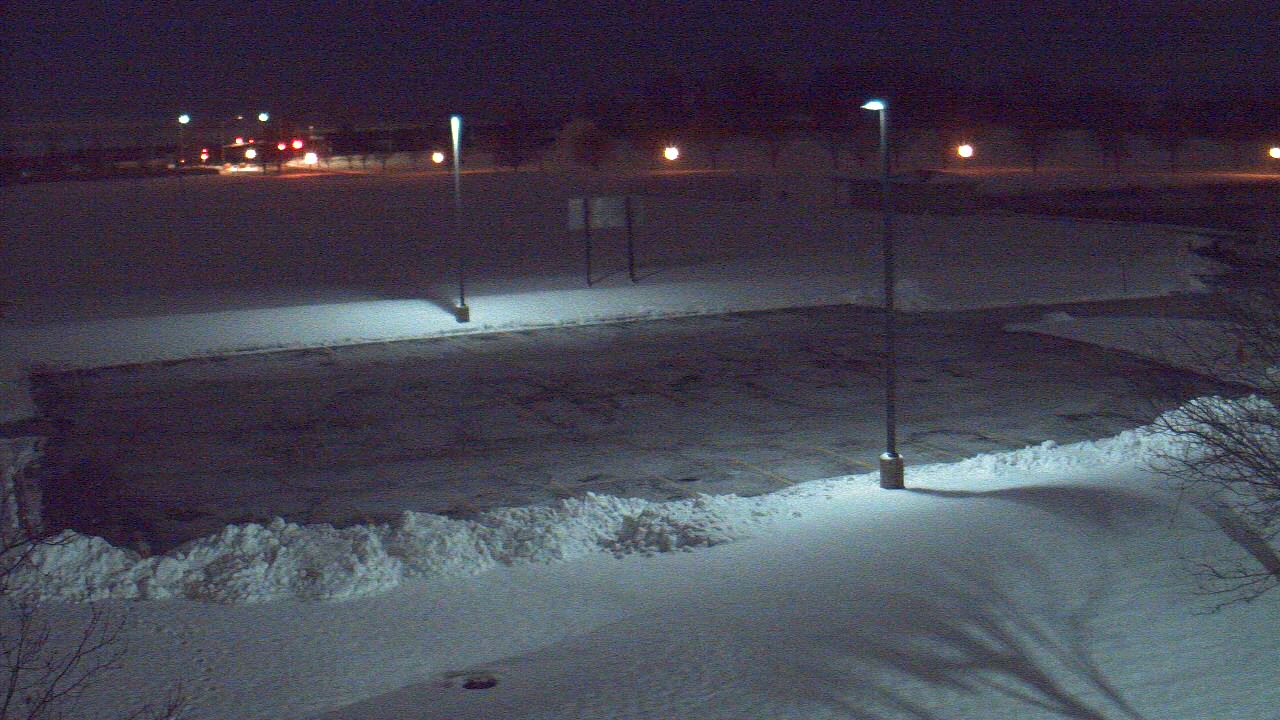 Thumbnail for current weather camera view from Geneva MS in Geneva, Illinois