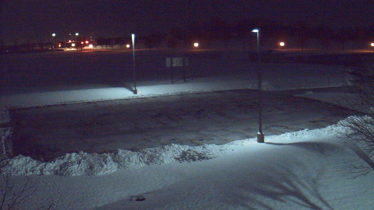 Thumbnail for current weather camera view from Geneva MS in Geneva, Illinois