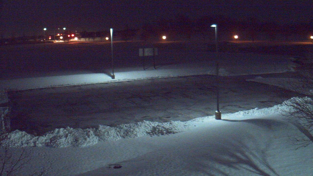 Thumbnail for current weather camera view from Geneva MS in Geneva, Illinois