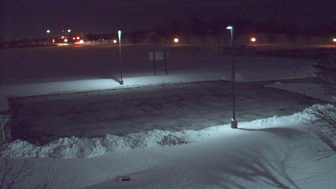 Thumbnail for current weather camera view from Geneva MS in Geneva, Illinois