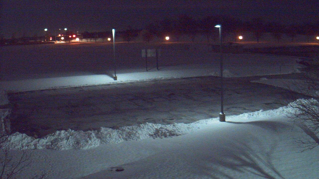 Thumbnail for current weather camera view from Geneva MS in Geneva, Illinois
