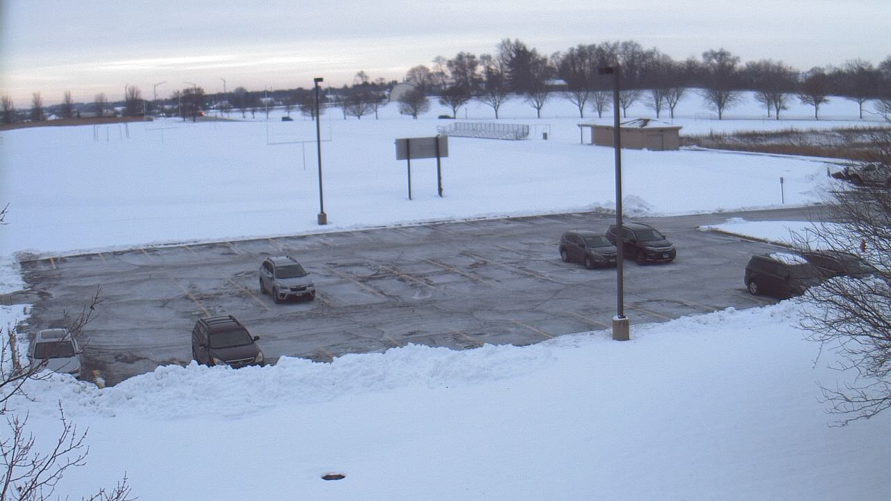 Thumbnail for current weather camera view from Geneva MS in Geneva, Illinois