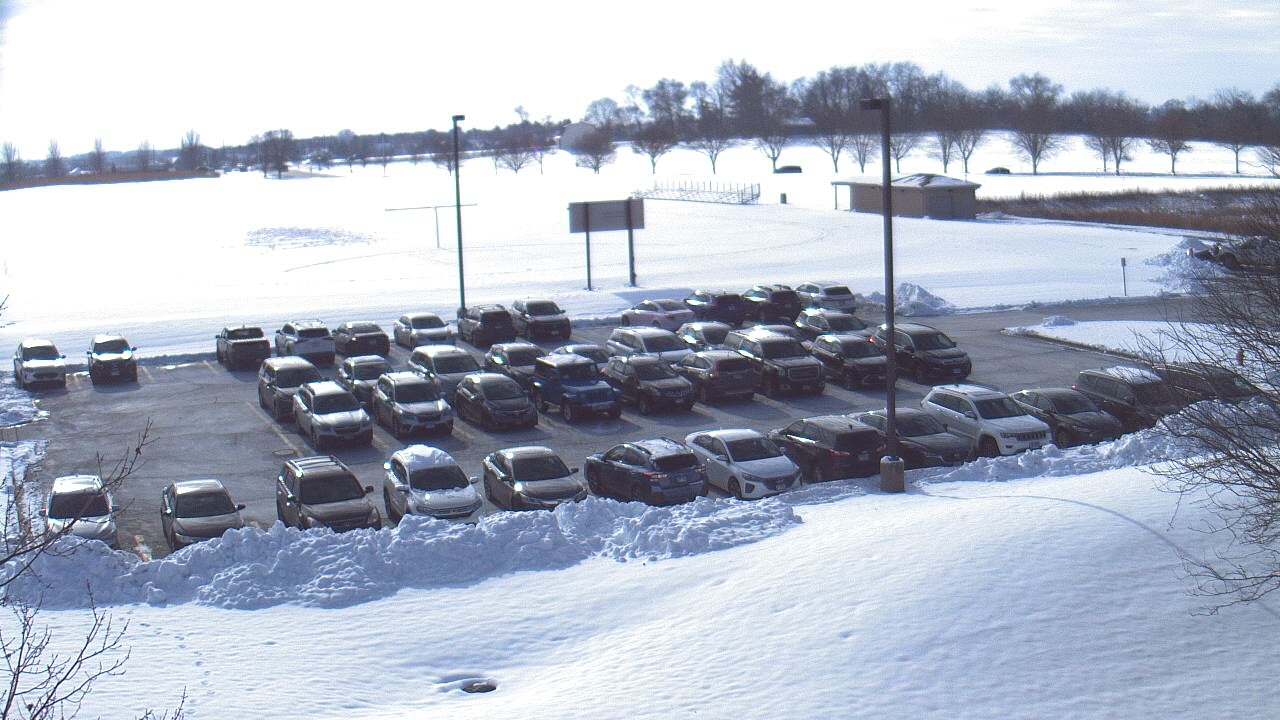 Thumbnail for current weather camera view from Geneva MS in Geneva, Illinois