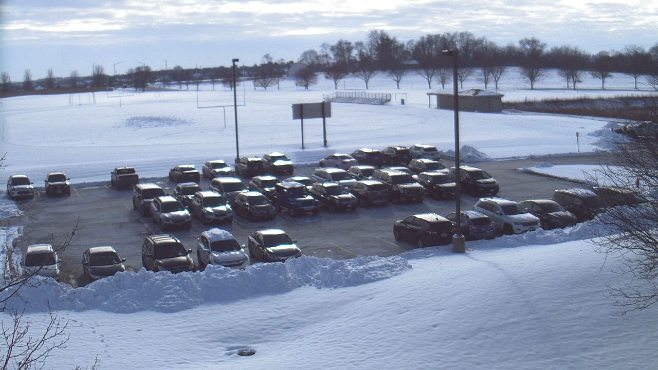 Thumbnail for current weather camera view from Geneva MS in Geneva, Illinois