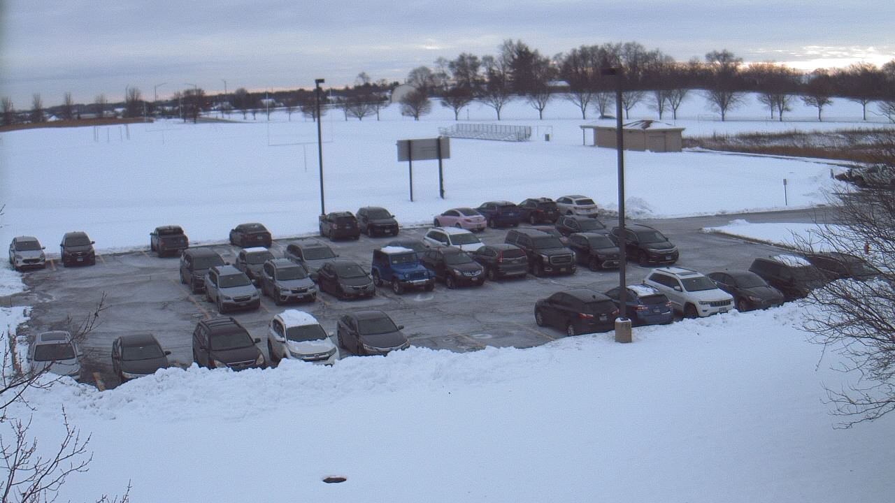 Thumbnail for current weather camera view from Geneva MS in Geneva, Illinois