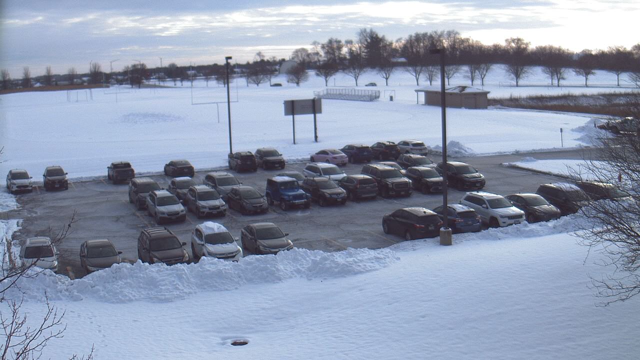 Thumbnail for current weather camera view from Geneva MS in Geneva, Illinois