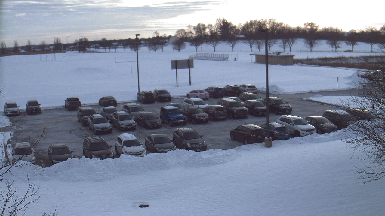 Thumbnail for current weather camera view from Geneva MS in Geneva, Illinois