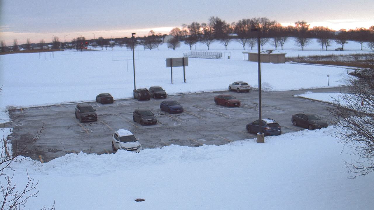 Thumbnail for current weather camera view from Geneva MS in Geneva, Illinois