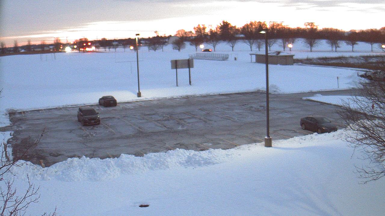 Thumbnail for current weather camera view from Geneva MS in Geneva, Illinois