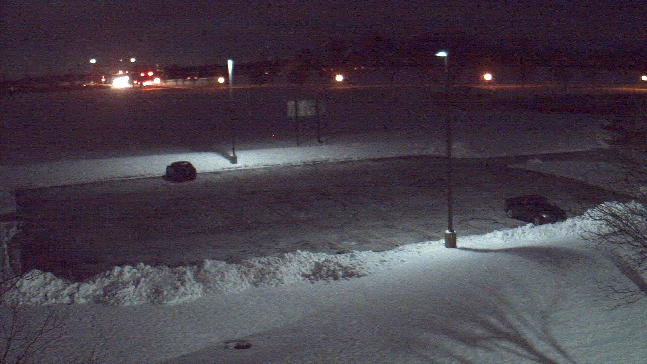 Thumbnail for current weather camera view from Geneva MS in Geneva, Illinois
