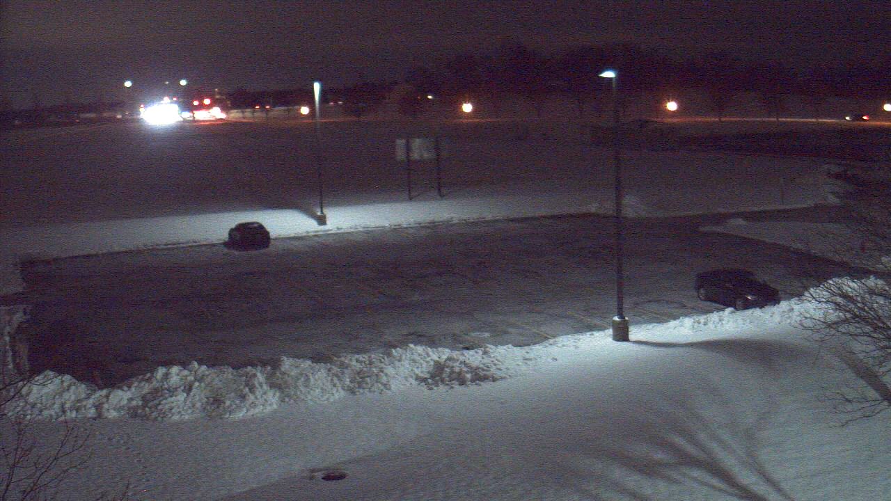 Thumbnail for current weather camera view from Geneva MS in Geneva, Illinois