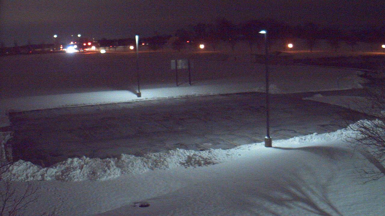 Thumbnail for current weather camera view from Geneva MS in Geneva, Illinois