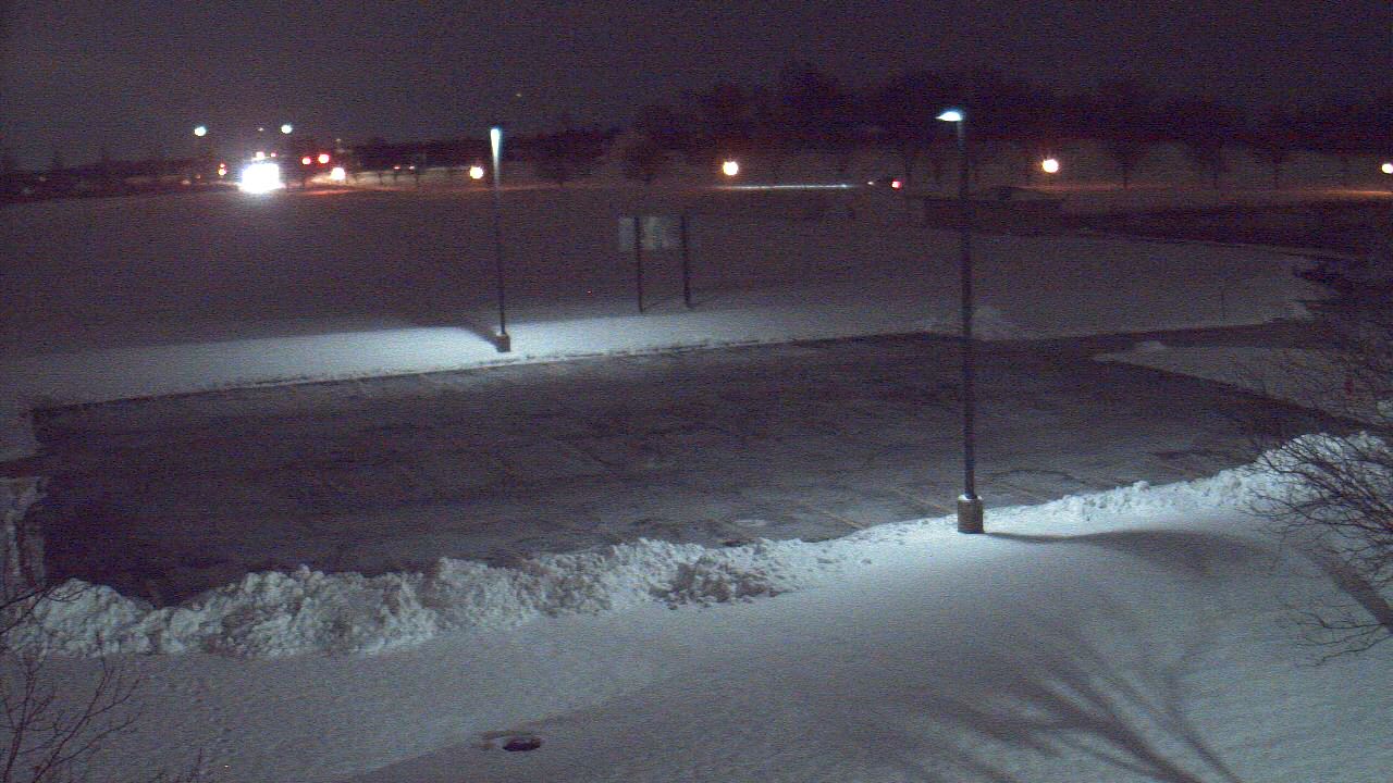 Thumbnail for current weather camera view from Geneva MS in Geneva, Illinois