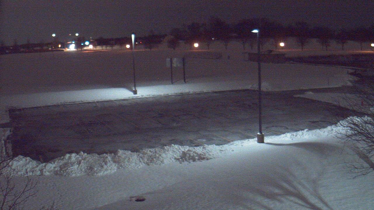 Thumbnail for current weather camera view from Geneva MS in Geneva, Illinois
