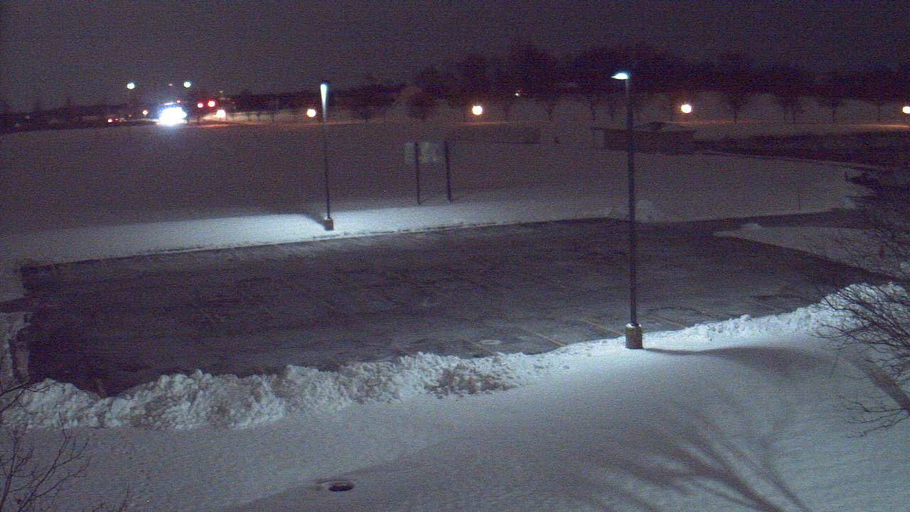 Thumbnail for current weather camera view from Geneva MS in Geneva, Illinois