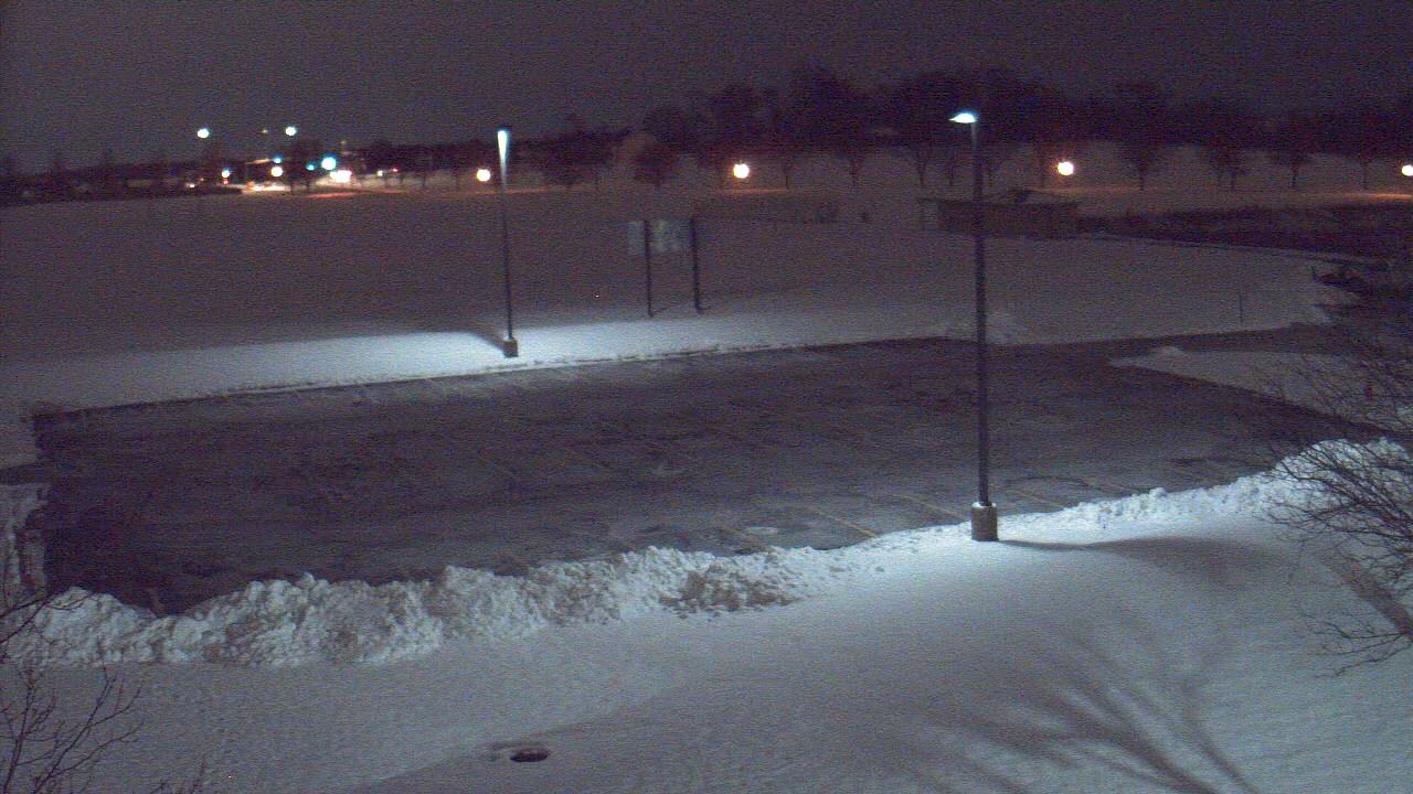 Thumbnail for current weather camera view from Geneva MS in Geneva, Illinois