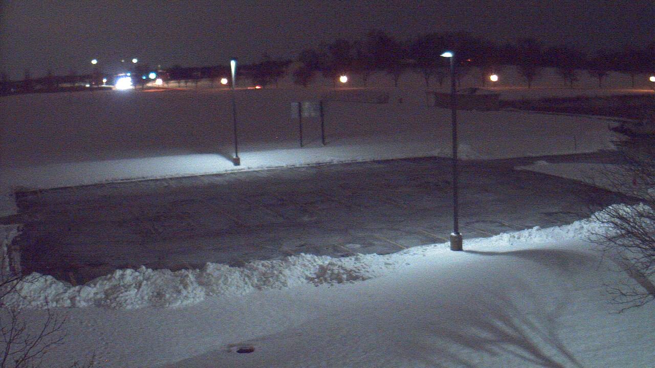 Thumbnail for current weather camera view from Geneva MS in Geneva, Illinois
