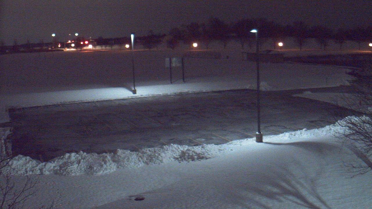Thumbnail for current weather camera view from Geneva MS in Geneva, Illinois
