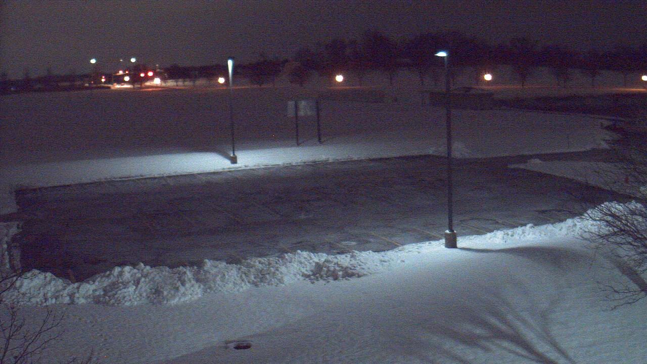 Thumbnail for current weather camera view from Geneva MS in Geneva, Illinois