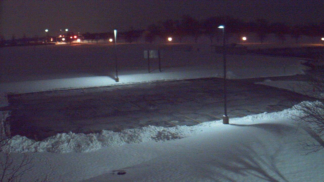 Thumbnail for current weather camera view from Geneva MS in Geneva, Illinois