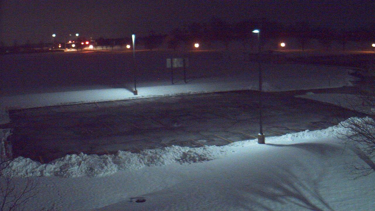 Thumbnail for current weather camera view from Geneva MS in Geneva, Illinois