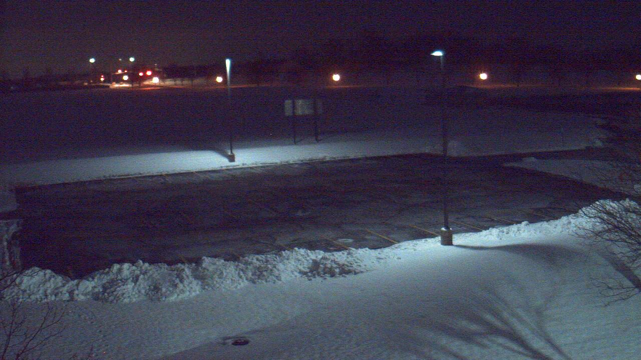 Thumbnail for current weather camera view from Geneva MS in Geneva, Illinois
