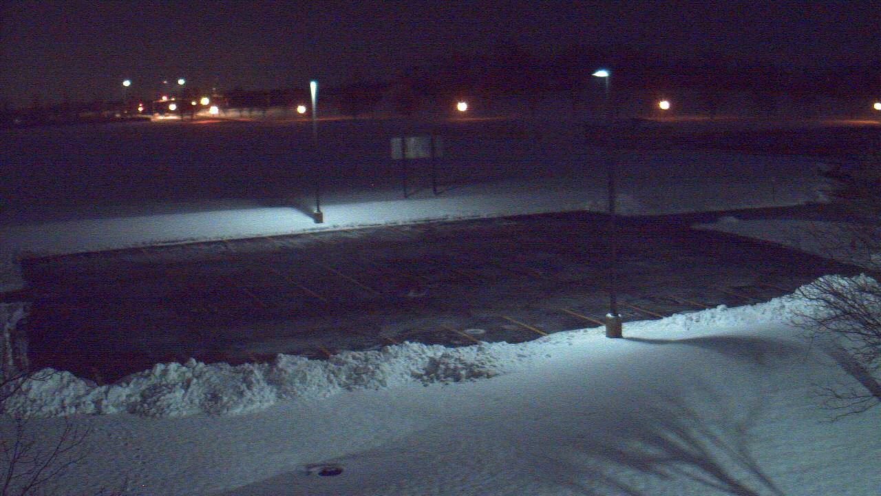 Thumbnail for current weather camera view from Geneva MS in Geneva, Illinois