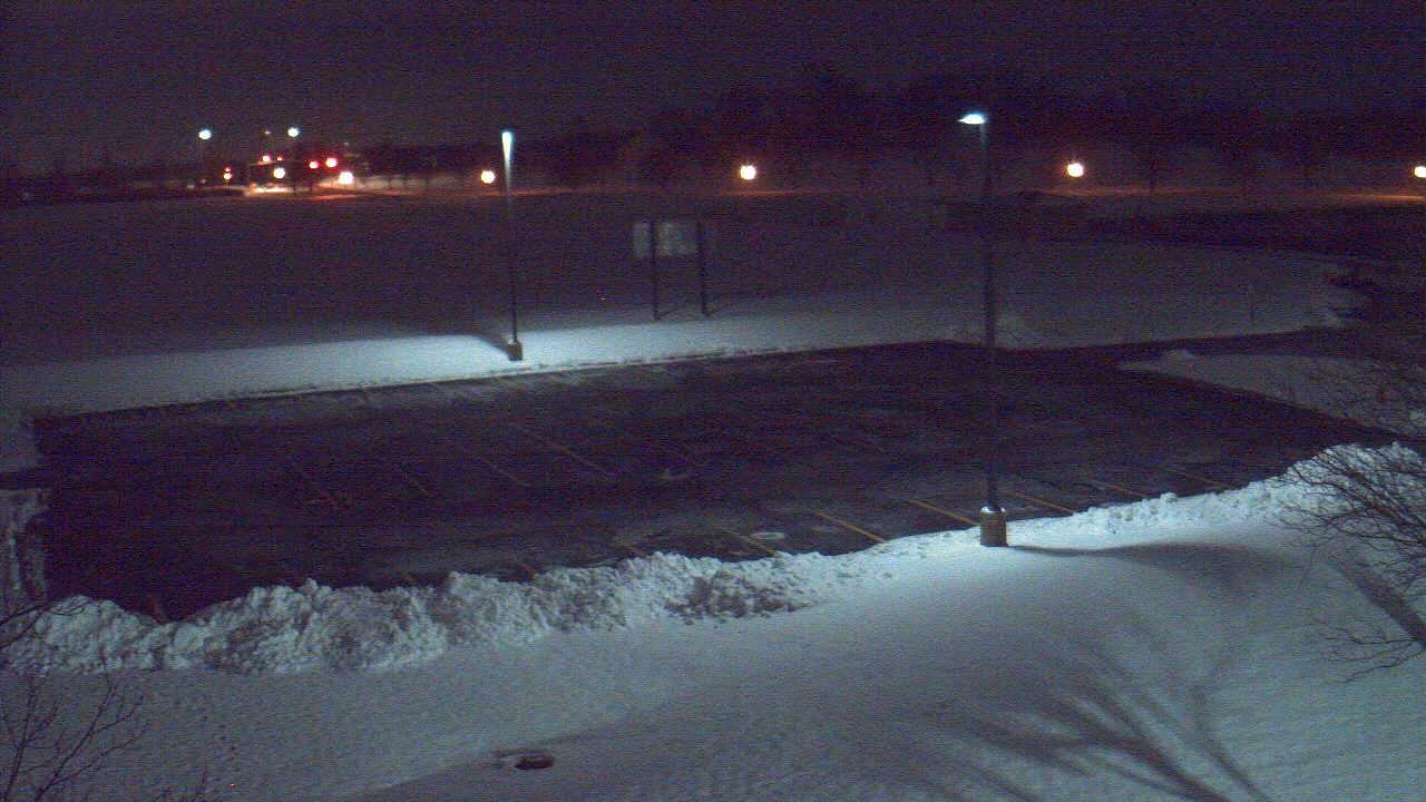 Thumbnail for current weather camera view from Geneva MS in Geneva, Illinois
